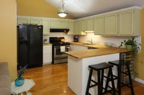 Adorable Cottage - Image 4