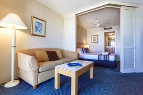 Beachfront Mooloolaba -7th Floor Landmark resort - Image 4
