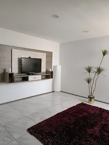 Large executive luxury apartment with pool - Image 5