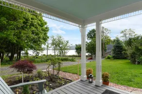 Cozy Riverfront Victorian in the Hudson Valley - Image 4