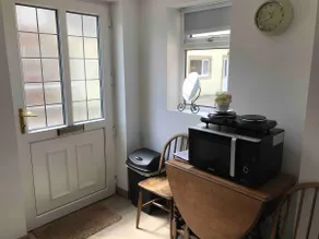 Mount Farm - Tom's Place, Detached Guest Suite - Image 2