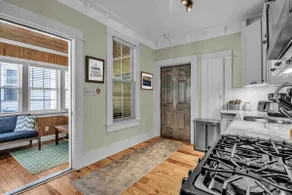 Elmwood - King Bed - 1.5 bath - Patio - Walkable - Image 5