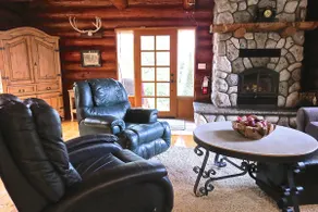 Acogedora casa de madera rústica con chimenea y jacuzzi - Image 4