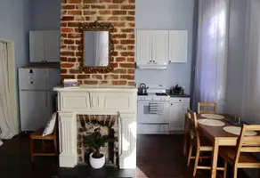 Historic Yellow House Studio - Image 3