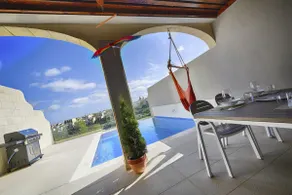 Luxusapartment mit drei Schlafzimmern und privatem Pool - Image 2