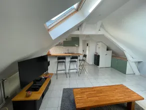 Charming one-bedroom attic apartment – Wi-Fi – Free parking - Image 2