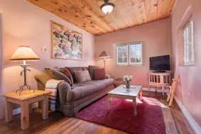 #5 Sunflower @ TaosLodging - 750 sq ft Hot Tub+ AC - Image 4