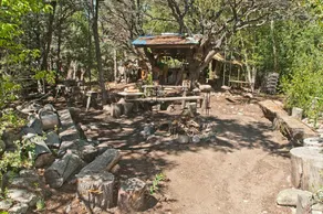 Earth Knack Garden House: A unique, artful home. - Image 4