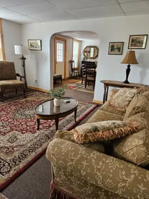 Historical Large 3 Bedroom Apartment Unit A - Image 3