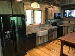 Beech Bend Road - Raceway Cabin - Image 5