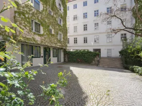 A gem in the old town - very quiet - Image 2