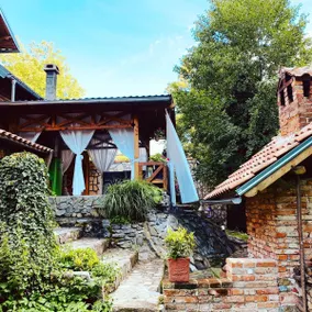 Fairytale Chalet House - Image 5