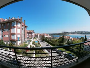 Apartment with a view of the bay - Image 2