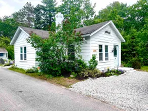 3BR 1. 5 Bath Beach Cottage near KPT/Beaches - Image 2