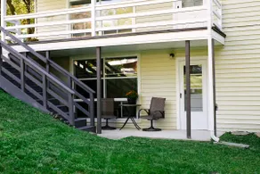 Cozy 2BR | King bed | RokuTV | Walk to Downtown - Image 5