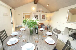 Spacious, Sleeps 9, Hot Tub, 4-Bed,Tenby / S-foot - Image 3