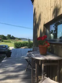 Beautifully-located house with ocean view - Image 3