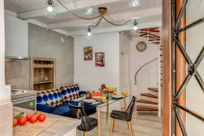 Modern Old Town Maisonette - Image 2