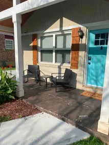 Amazing Bungalow In The City! - Image 2