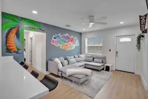 MiamiMuralHouse:4BRw/themes, Game room, Backyard - Image 3