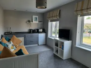 The Annexe - sleeps 4 - private self-catering flat - Image 3