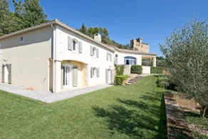 Luxury Provence villa, vineyard views & pool - Image 2