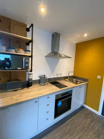 Stunning stylish and spacious studio flat - Image 4