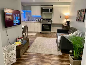 Private Cozy 1 Bedroom Apartment!!! Dedicated Wok Desk and Free Parking. - Image 2