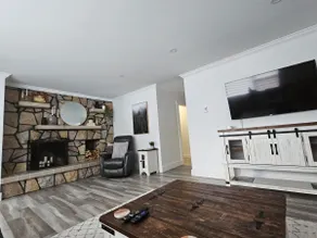 3 bedroom home with parking - Image 5