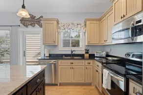 Amazing Location! Walk to Downtown Rosemary, Pool, Beach, & Restaurants! - Image 5