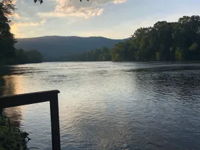 Cozy Cabin on the river - Image 2