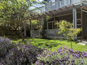 Alberta Arts Bungalow - 4 Bedroom - Image 2