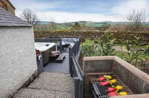 The Gate Lodge - Hot Tub 1 bedroom, log burner - Image 4
