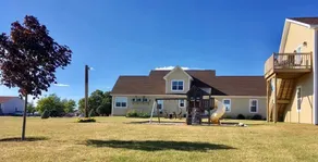 Beautiful open loft-7 minute walk to the beach! 🏖 - Image 2