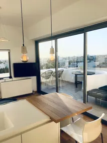 Glyfada Amazing Suite with sea view & jacuzzi - Image 2