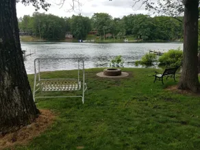 Quiet freshly renovated two bedroom lake house - Image 5