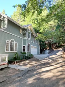 The Luxurious Modern Lake Arrowhead House. - Image 5