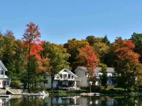 Lakefront Cottage - Dog Friendly - Image 3