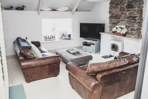 Lovely Beach front cottage, Hope Cove, South Devon - Image 5