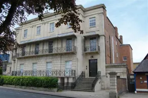 Dog friendly single level ground floor apartment - Image 5