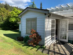 Willow Beach Cottage - Image 2
