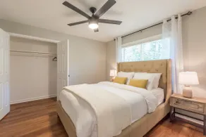 Beautiful & large newly renovated 5 bedroom house. - Image 4