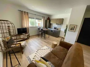 apartment with pool - Image 4