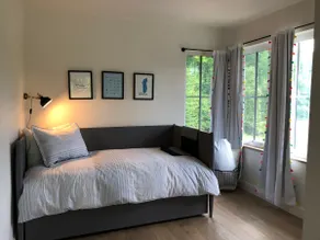Sister Bay Eclectic Cottage - Image 4