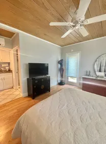 Modern Studio Apt - Near the Beach/Downtown - Image 2