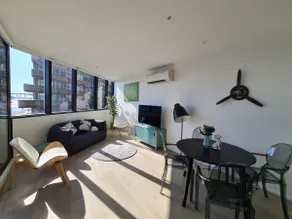 Stylish waterfront apartment - Image 4