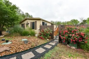 Hill country duplex minutes from Lake Travis - Image 5
