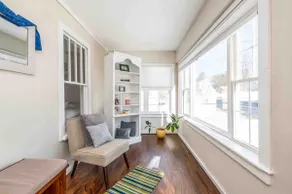 Mid-Town Smart Bungalow - Image 3