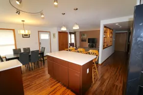 Alberta Arts Bungalow - 4 Bedroom - Image 4