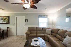 Spacious 1 Bedroom Apartment - Image 4